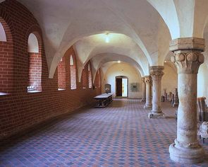 Das Refktorium befindet sich im Konversenhaus im Klosterpark Altzella Das Refktorium befindet sich im Konversenhaus