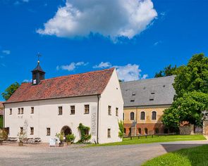 Písárnu je možno si pronajmout pro jednání a semináře. Písárnu je možno si pronajmout pro jednání a semináře.