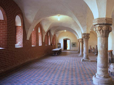 W Domu Konwersów zwiedzić można wystawę na temat historii zakonu i historii powstania Zwierciadła Saskiego.
