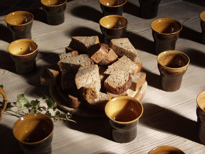 »Brot, Salz und Wein« »Brot, Salz und Wein«