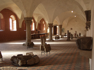Lapidárium s nálezy a informacemi o stavební historii kláštera